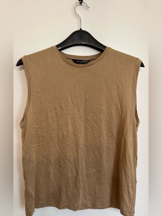 Banana Republic Tops - BANANA REPUBLIC 100% SUPIMA COTTON